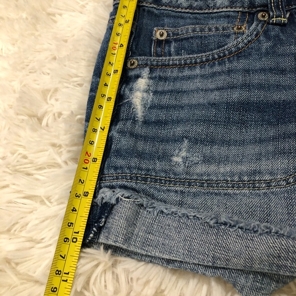 American Eagle size 6 mid rise to shortie shorts. Cut off cuffed style! Too fun - Picture 3 of 10